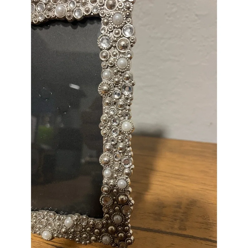 Retro Y2K 4x6 Metallic Silver Pearl Accented Picture Frame - Tabletop